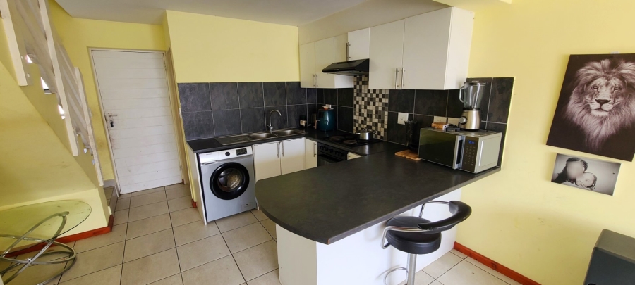 2 Bedroom Property for Sale in Stratford Green Western Cape